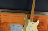 Fender Custom Shop 1955 Stratocaster Relic HLE Gold.jpg